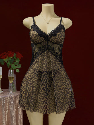 Braunes 50er Nachtkleid-Set mit Leopardenmuster und Spitzenbesatz