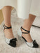 Vintage Pumps mit Polka-Dots und Schleife