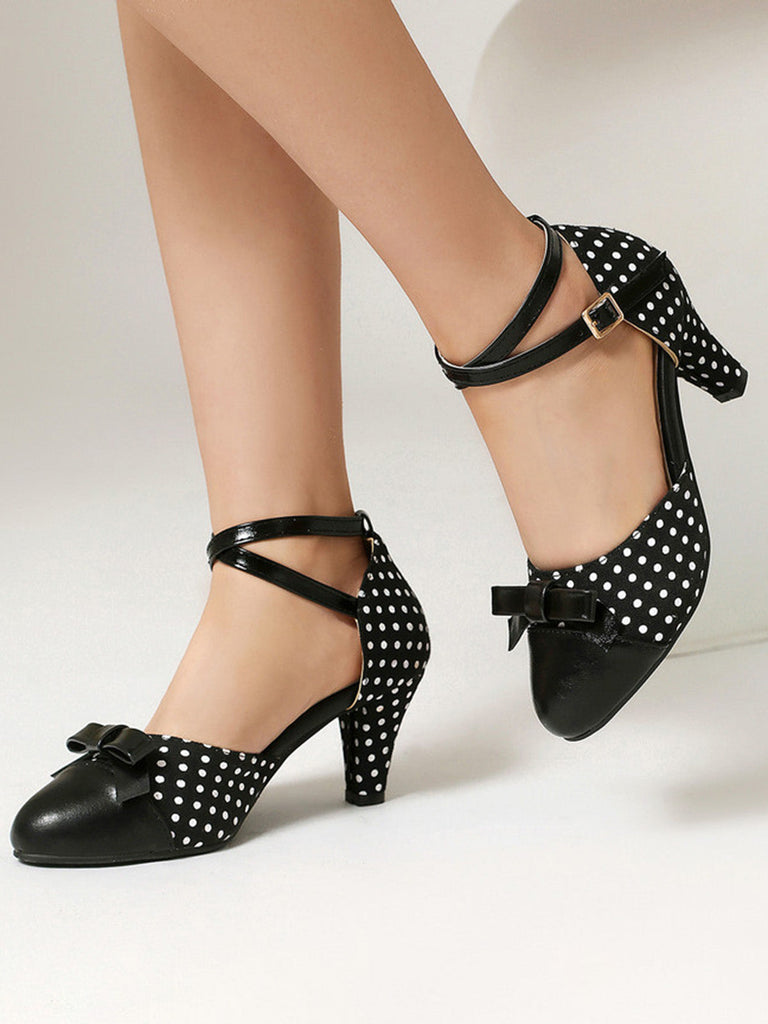Vintage Pumps mit Polka-Dots und Schleife