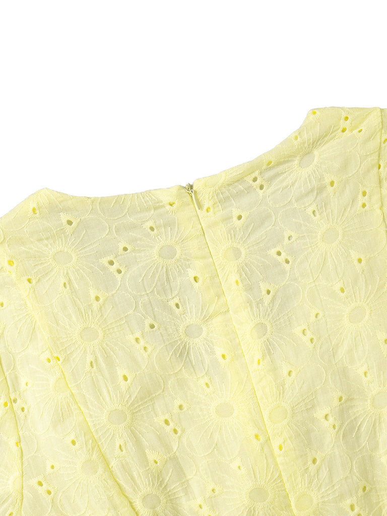 Gelbes 60er Baumwoll-Minikleid mit Puffärmel und V-Ausschnitt