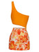 Orangefarbenes, einteiliges Badekleid im Stil der 1940er Jahre mit 3D-Blumenmuster und asymmetrischem Träger auf weißem Hintergrund