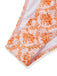 Orangefarbener Stoff mit Blumenmuster auf weißem Hintergrund