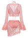Rückansicht des dreiteiligen rosa Spitzenbikini-Sets vor einem reinweißen Hintergrund.