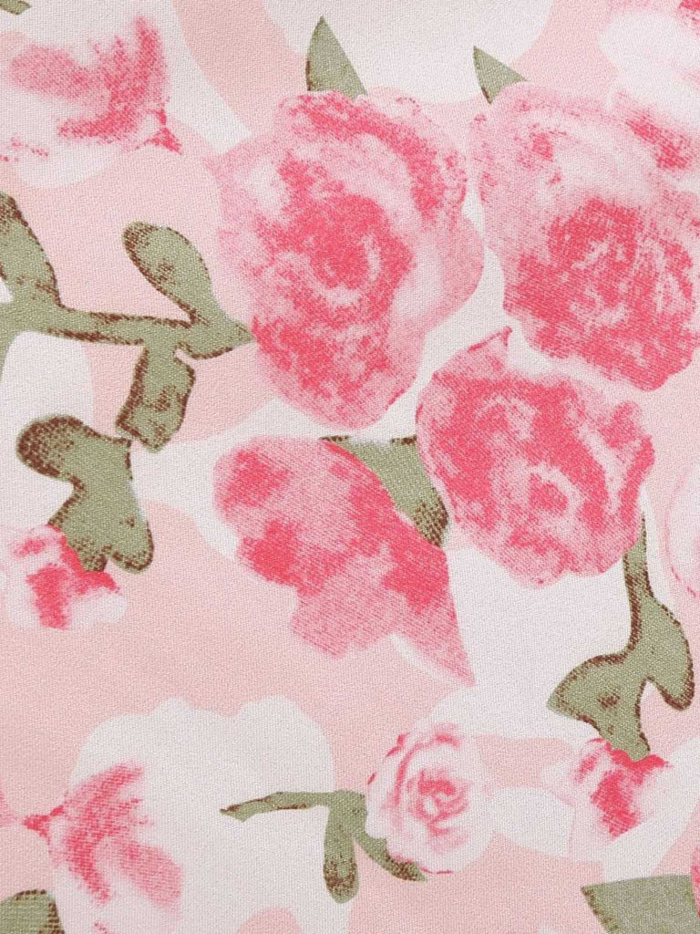 Detailansicht der floralen Grafik mit voll erblühten Rosen und kleineren Rosenknospen.