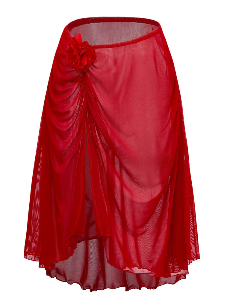 Retro-Strandkleid aus rotem Netzgewebe mit floralen 3D-Details und elegantem High-Low-Design, ideal für Strandurlaube und Vintage-Bademode.