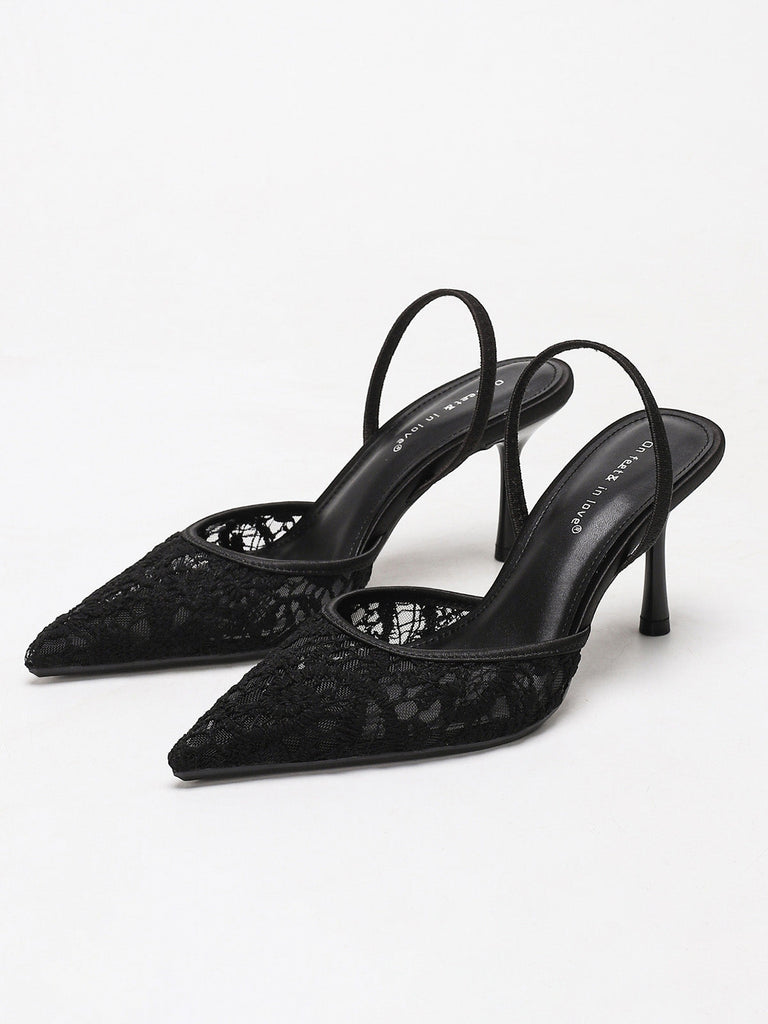 Schwarze Stiletto-Pumps aus den 1970er Jahren mit Blumenmuster und Mesh-Einsatz, Größe 2