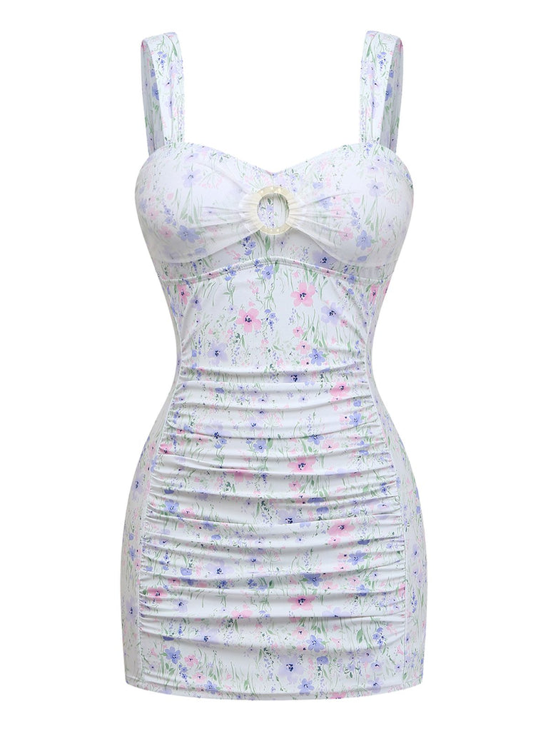 Weißes, vintage-inspiriertes, einteiliges Badekleid aus Mesh mit zartem Blumenmuster, breiten Schulterträgern und funkelnden Edelsteinakzenten