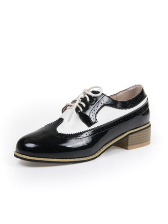Brogue-Schuhe aus PU-Leder mit runder Spitze